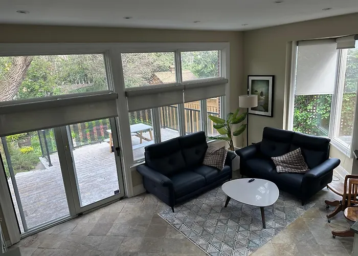 Double Bedroom On Up Or 3 Bedrooms In Basement Near Eglinton Subway Station Toronto